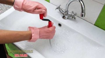 Mẹo giúp thông cống bằng dây lò xo đạt hiệu quả cao
