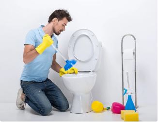 Khi nào bạn nên gọi dịch vụ thông tắc bồn cầu tại Thanh Trì?