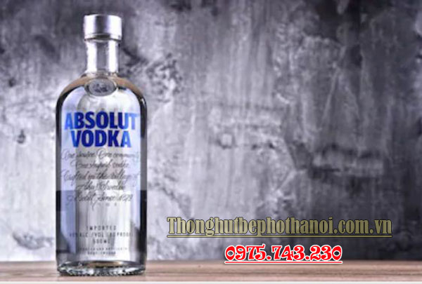 6. Cách chống ẩm móc trong phòng ngủ bằng rượu mạnh: